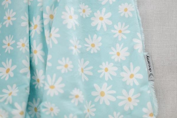 Daisies Sky Minky Blanket - 32x36