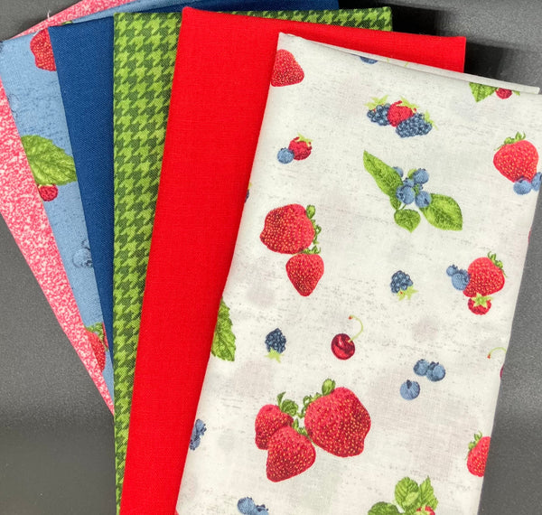 Strawberries Fat Quarter Bundle